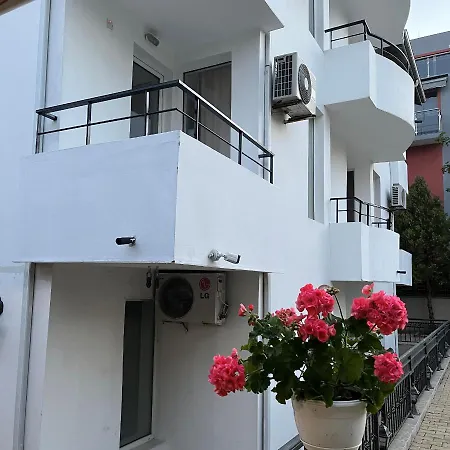 Pensjonat Хотел Canavan'S - Beach - 200 Meters Away, Free Parking And Wifi 4*