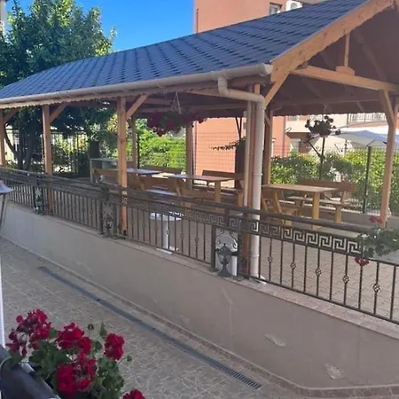 Canavan's - In 2 Minutes, Free Parking&wifi