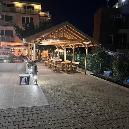 Хотел Canavan'S - Beach - 200 Meters Away, Free Parking And Wifi Pensjonat Rawda