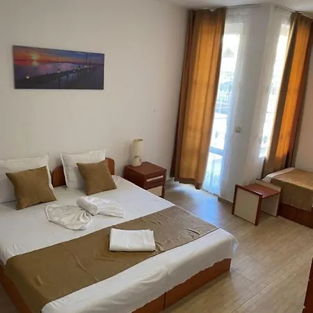Хотел Canavan'S - Beach - 200 Meters Away, Free Parking And Wifi 4*