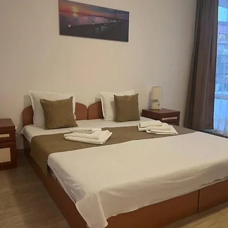 Къща за гости Canavan's - In 2 Minutes, Free Parking&wifi Равда