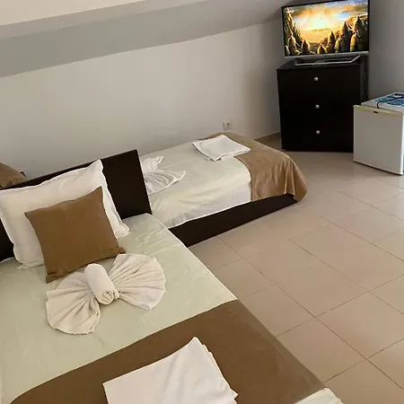 Хотел Canavan'S - Beach - 200 Meters Away, Free Parking And Wifi Pensjonat 4*