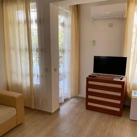 Canavan's - In 2 Minutes, Free Parking&wifi Къща за гости 4*