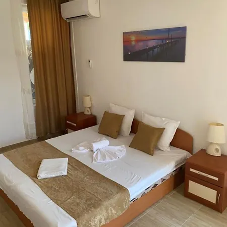 Pensjonat Хотел Canavan'S - Beach - 200 Meters Away, Free Parking And Wifi Rawda